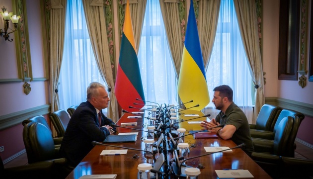 Zelensky, Nausėda discuss Ukraine’s military needs, situation on battlefield