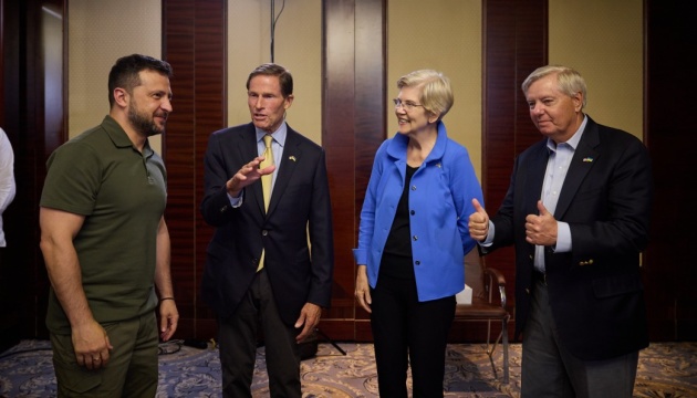 Zelensky se reúne con senadores estadounidenses