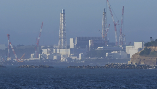 Японія почала скидати в море очищену радіоактивну воду з АЕС у Фукусімі