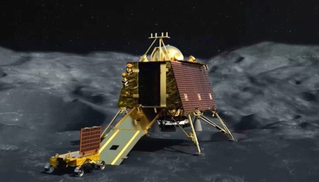 В Індії показали першу світлину Місяця після посадки місії