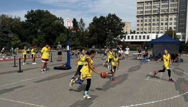 Юнацький турнір з баскетболу 3х3 у Тернополі зібрав понад сотню учасників 