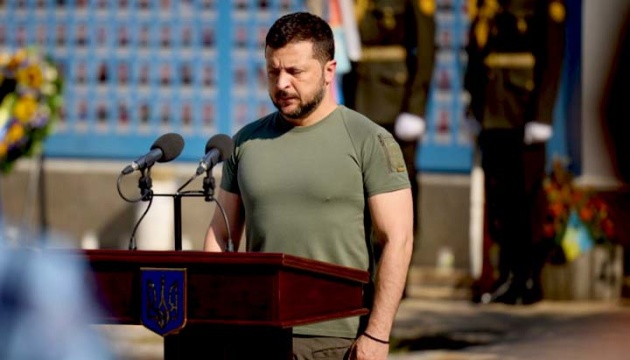 President Zelensky hands over state awards to families of fallen Ukrainian defenders