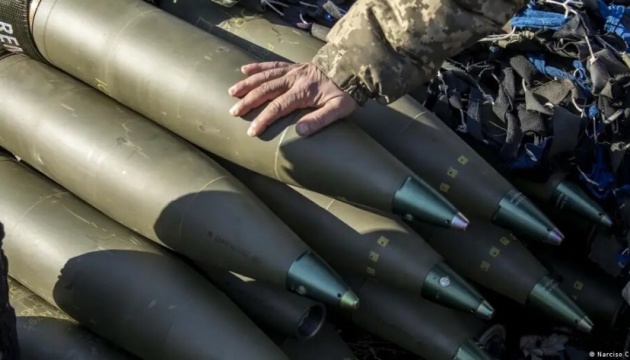 ЄС вироблятиме більш як 1 мільйон артилерійських снарядів щороку – єврокомісар