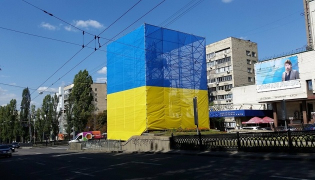 Чому пам’ятник Щорсу досі «прикрашає» Київ