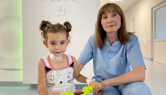 Львівські хірурги прооперували чотирирічну дівчинку з рідкісною вадою кишківника
