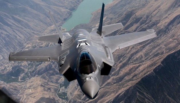 США перекидають до Британії пів сотні носіїв ядерної зброї F-35
