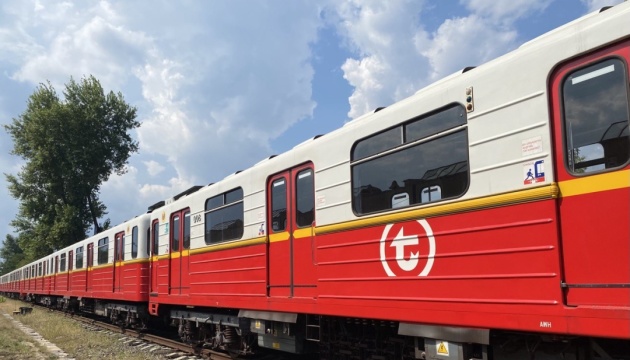 Варшавське метро передало київському шість вагонів