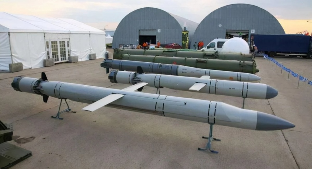 Ракет Х-111/Х-555 РФ у середньому виробляє 40-60 одиниць на місяць