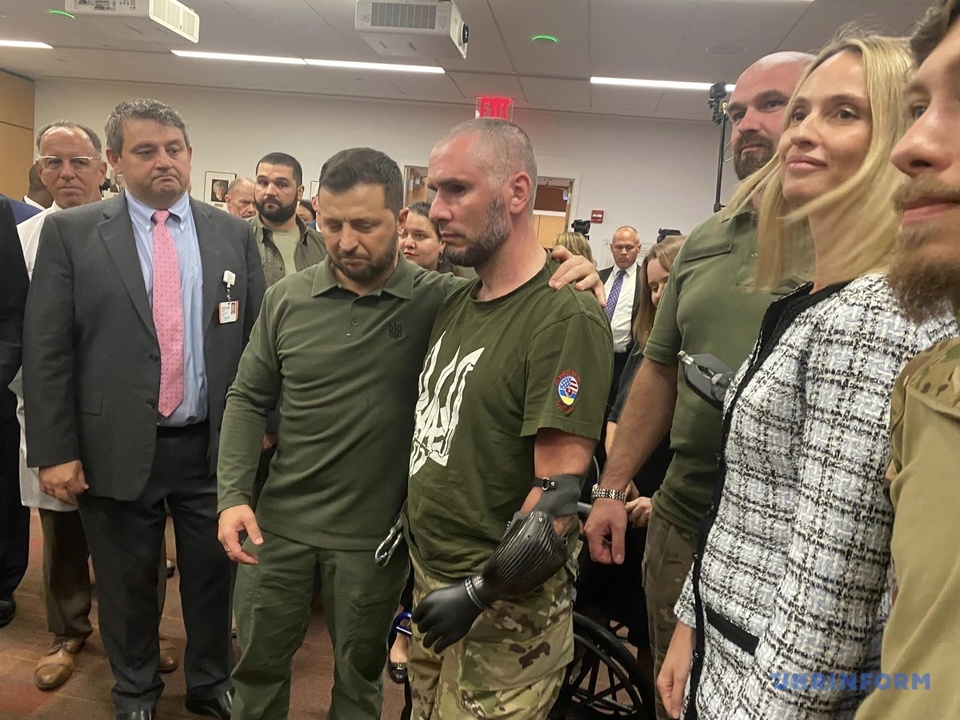 Зеленський відвідав поранених українських бійців у лікарні Нью-Йорка