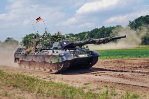 Russian fake: German pensioners urged to return to work to repair Leopard tanks