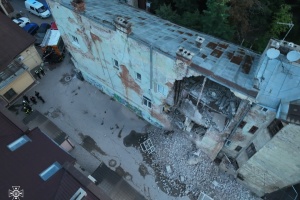 У центрі Чернівців обвалилася стіна житлового будинку - його демонтують