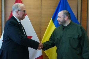 Умєров зустрівся з міністром оборони Канади