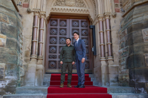 Trudeau, Zelensky meet with Ukrainian community in Toronto