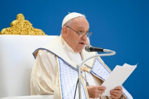 Папа Франциск у Марселі помолився з десятками тисяч вірян