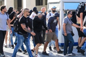 У Хорватії заарештували дев'ятьох футбольних фанів через убивство вболівальника у Греції