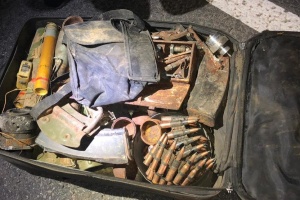 Поліція виявила арсенали зброї та вибухівки у двох областях 