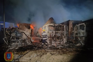Ворог атакував Одещину дронами: пошкоджена припортова інфраструктура, є постраждалі