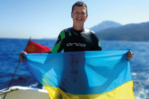 Українець пропливе 25 км у відкритому морі задля збору на броньовану "швидку" для ЗСУ