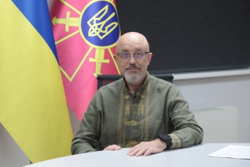 Le ministre ukrainien de la Défense Reznikov présente sa lettre de démission