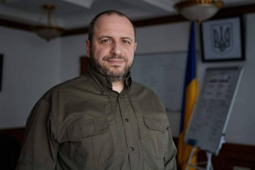 ウメロウ新ウクライナ国防相、ＮＡＴＯ事務総長とＥＵ上級代表と電話会談