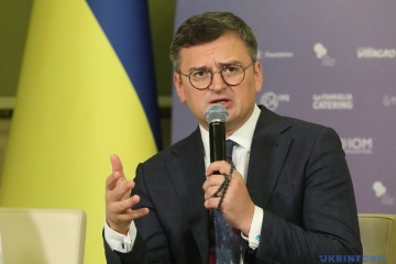 Außenminister über Interesse Afrikas , Produktion ukrainischer Waffen bei sich zu platzieren 