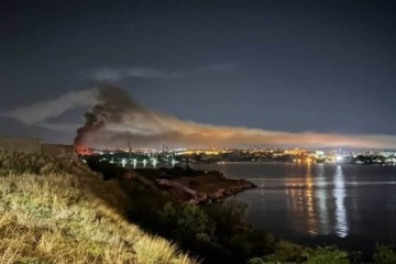 Landungsschiff und U-Boot getroffen: Militärnachrichtendienst bestätigt Angriffserfolg auf Hafen in Sewastopol