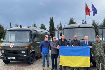 Albanien übergibt der Ukraine gepanzerte Fahrzeuge und Mörsergranaten