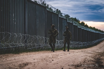 Polish forces thwart another attempt by crowd of migrants to break through border from Belarus