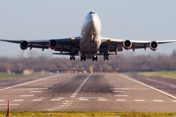 Лондонський аеропорт Гатвік скасовує понад 160 авіарейсів через нестачу диспетчерів