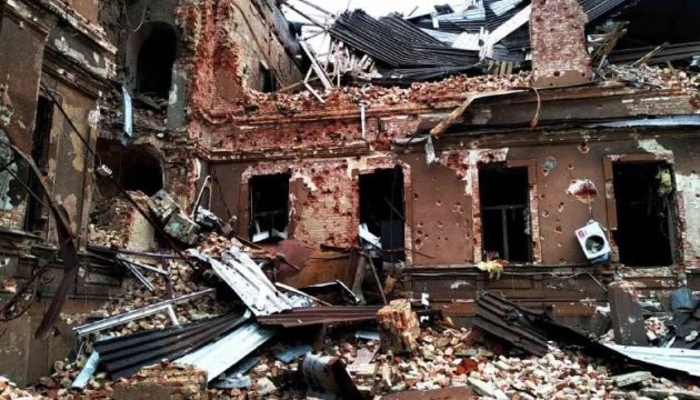У Маріуполі загарбники знищили 180 тисяч книжок та чотири бібліотеки - міськрада