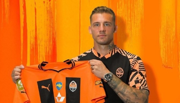 «Шахтар» підписав контракт із колишнім голкіпером «Динамо»  