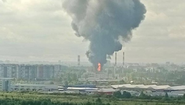 У Петербурзі горить нафтобаза