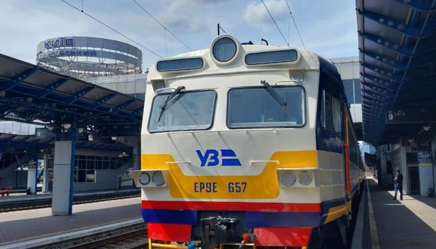 Укрзалізниця запустила додаткові поїзди між Васильковом і Києвом