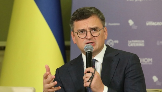 Außenminister über Interesse Afrikas , Produktion ukrainischer Waffen bei sich zu platzieren 