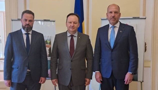 У Румуні президент СКУ та голова СУР зустрілися з послом України