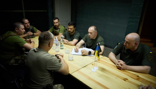 Zelensky visits brigades fighting in Bakhmut sector