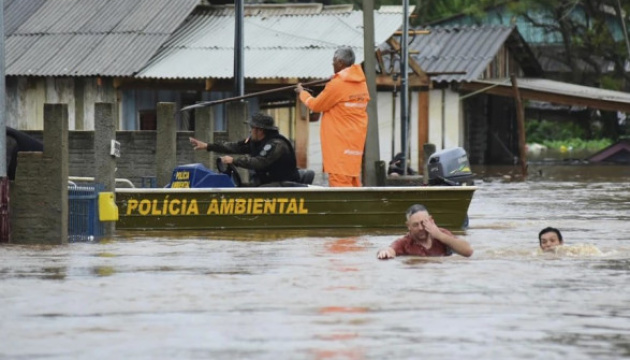 У Бразилії через зливи та вітер - понад 20 загиблих