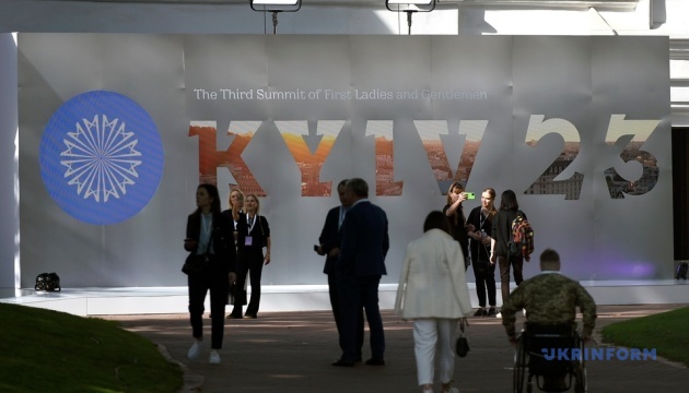 Celebrada la Tercera Cumbre de Primeras Damas y Caballeros en Kyiv