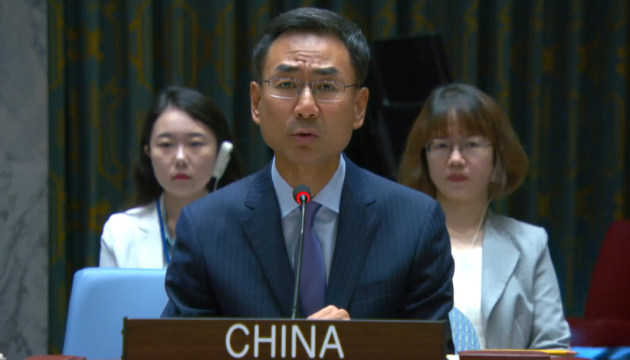 Китай продовжує закликати до негайних «мирних переговорів» між Росією і Україною