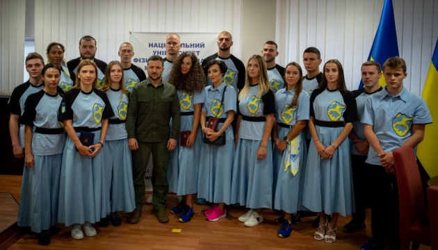 President Zelensky meets with Ukrainian athletes