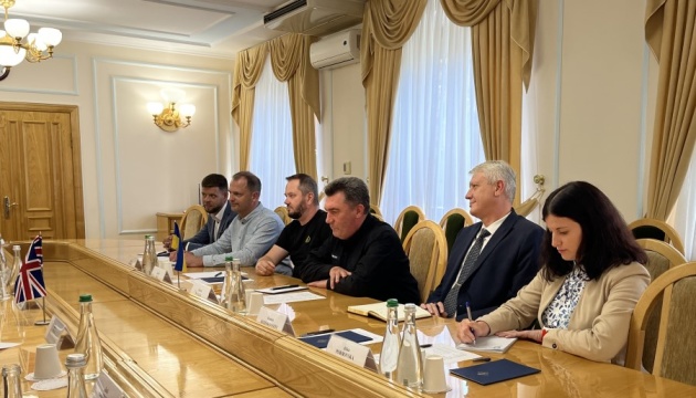 Ukraine’s NSDC secretary meets with British MPs