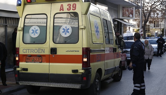 У Греції зіткнулися туристичний автобус та два авто, троє загиблих і близько 20 поранених