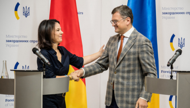 Deutschland erhöht humanitäre Hilfe für Ukraine um 20 Mio. Dollar – Baerbock