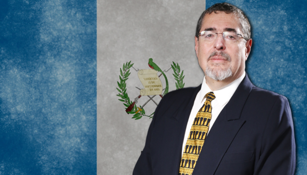 Обраний президент Гватемали призупинив участь у процесі передачі влади