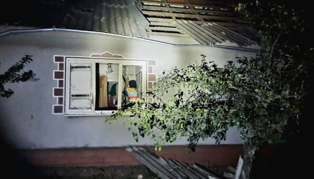 Над Дніпропетровщиною збили три дрони, уламками зруйнований приватний будинок