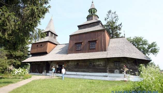 У Львові реставрують 11 ікон дерев'яної церкви, яку вважають найдавнішою в Україні