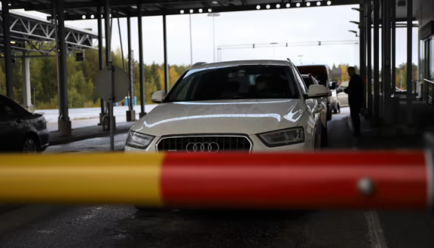 Фінляндія вводить заборону на в'їзд російських автомобілів