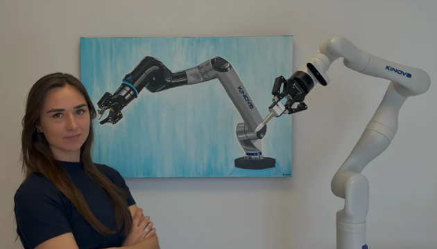 У Канаді робот зі штучним інтелектом «тиражує» роботи художників