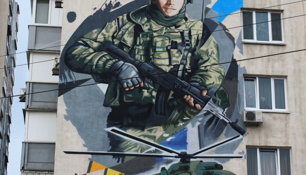 У Києві з’явився мурал на честь бійця Азова «Оджоса» 