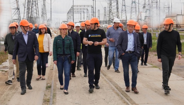 G7 Ambassadors inspect progress in repair works at Ukrenergo’s main power substation